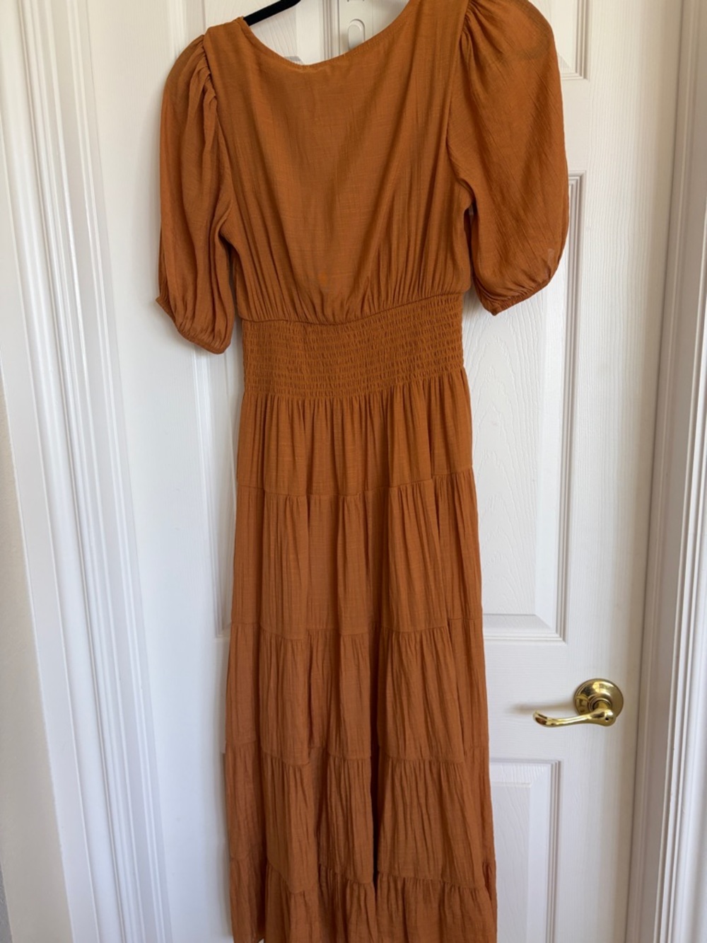 J Gee size Small Like new Women's Rust Tiered Gauzy Maxi Dress with Puff Sleeves - Picture 4 of 5